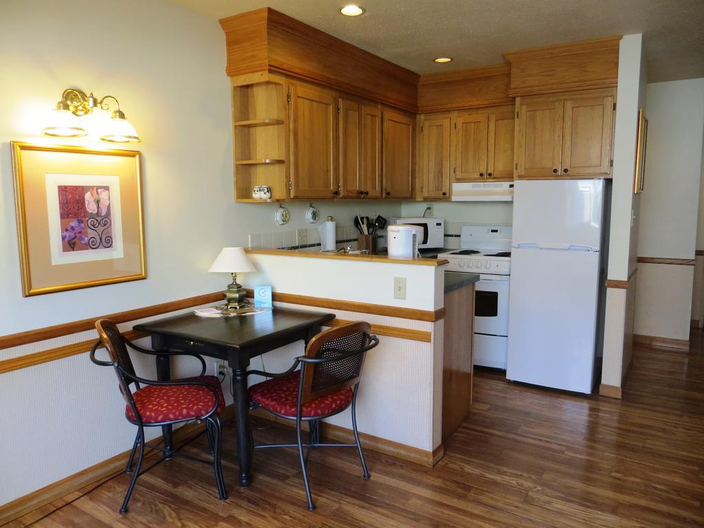 Clock Tower Resort Whistler Room photo